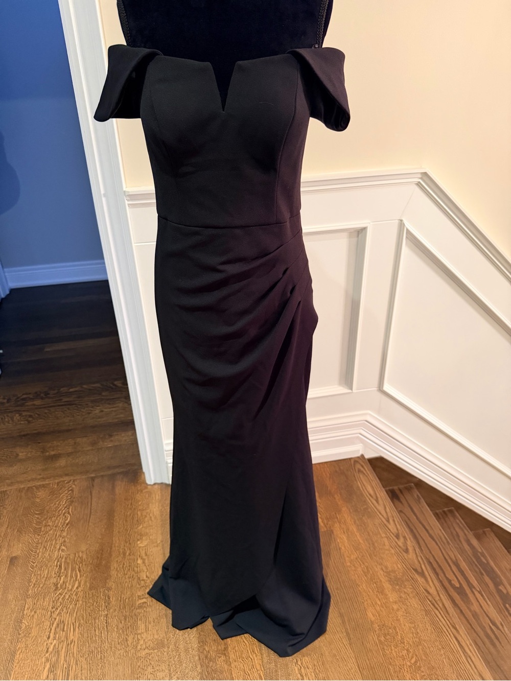 XSCAPE Evening 5338X Black Floor Length Off The Shoulder Gown Size 6 Small NEW
